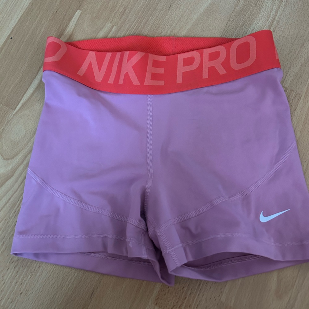 Nike Women’s Small Purple/Pink shorts